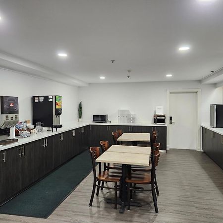 Travelodge Suites By Wyndham Saint John Ngoại thất bức ảnh