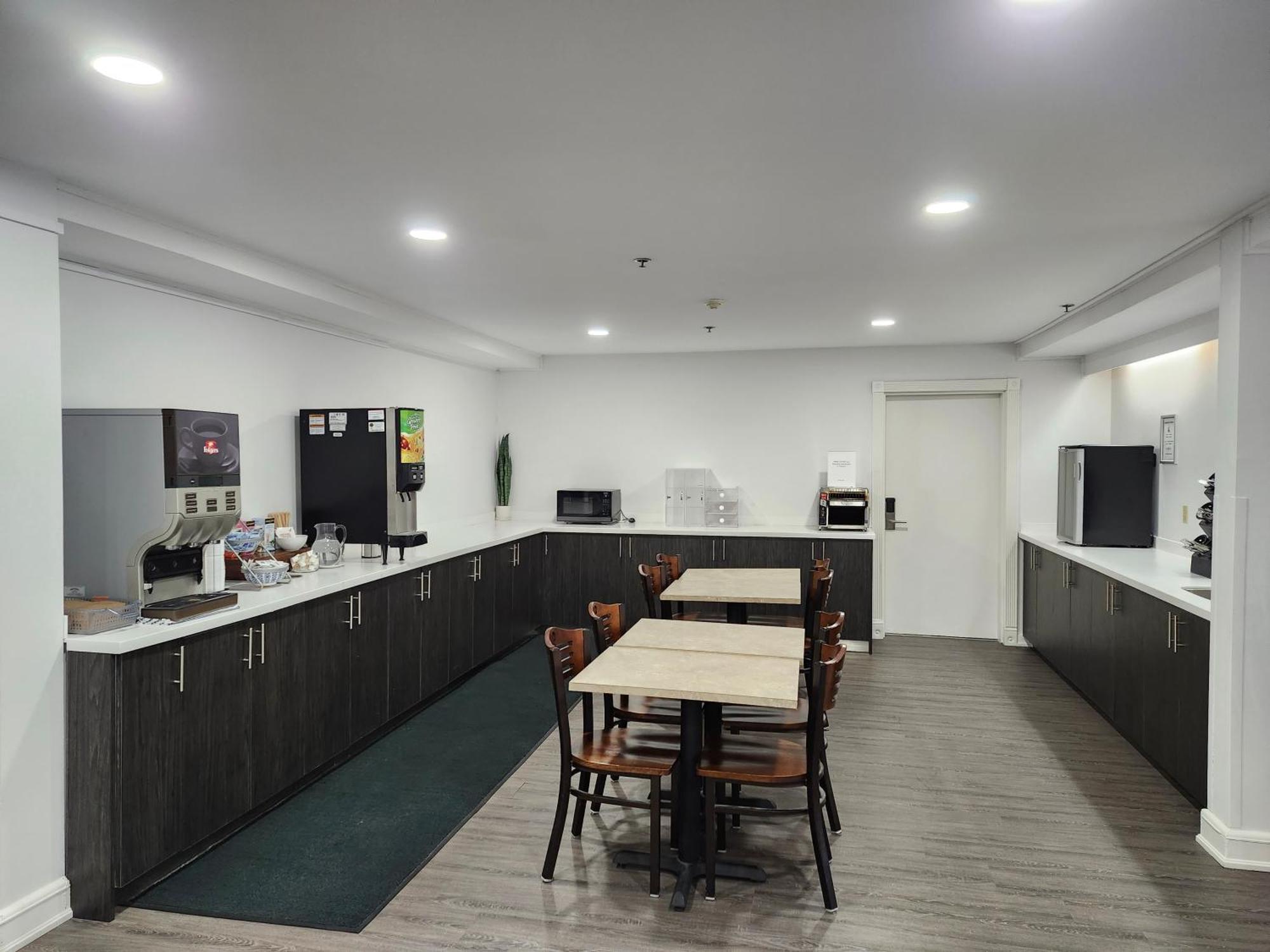 Travelodge Suites By Wyndham Saint John Ngoại thất bức ảnh