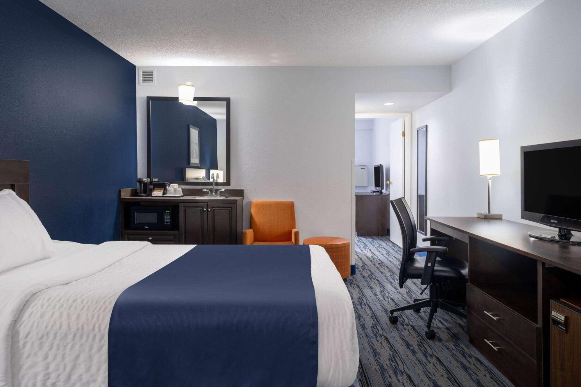 Travelodge Suites By Wyndham Saint John Ngoại thất bức ảnh