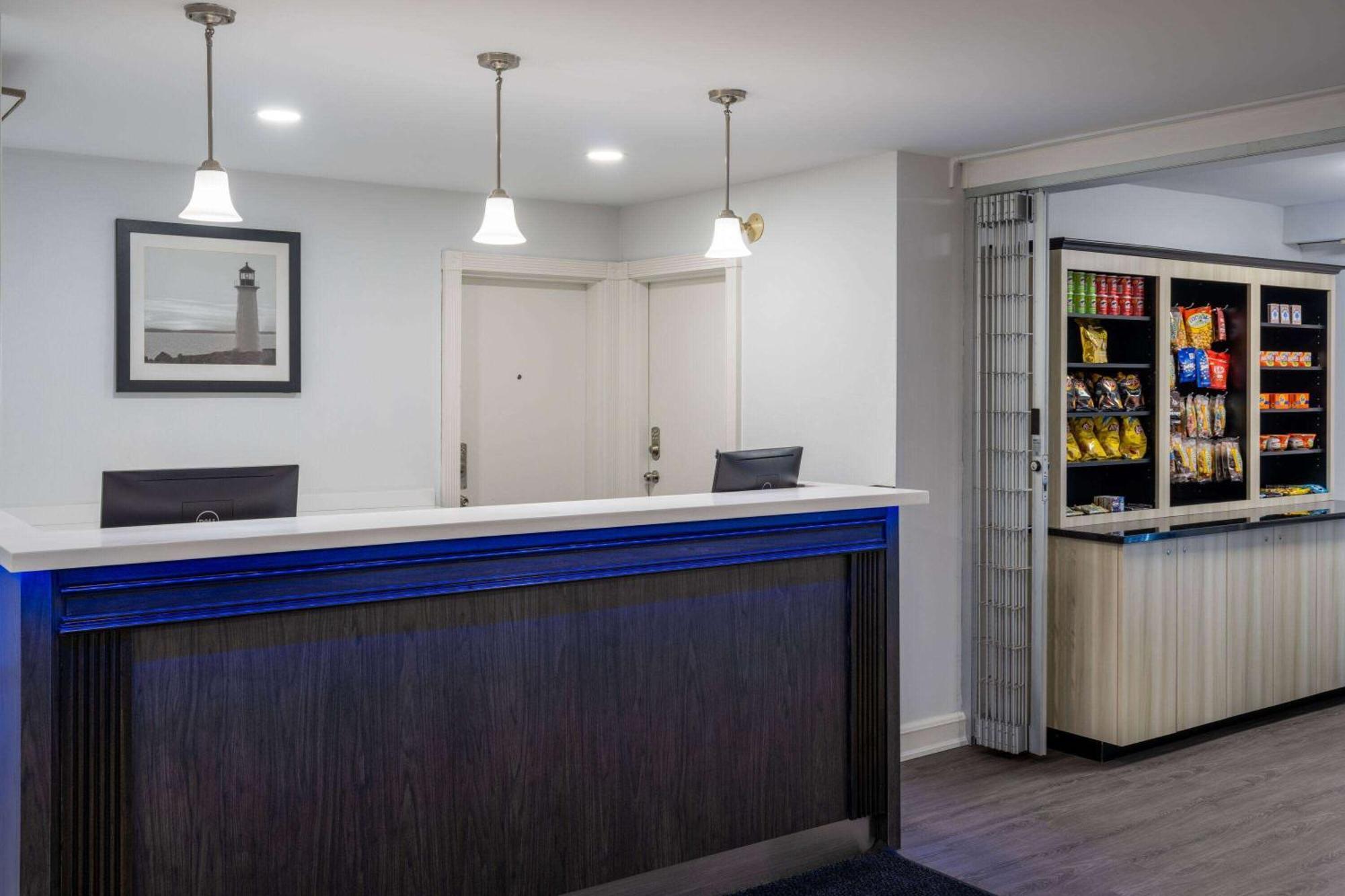 Travelodge Suites By Wyndham Saint John Ngoại thất bức ảnh